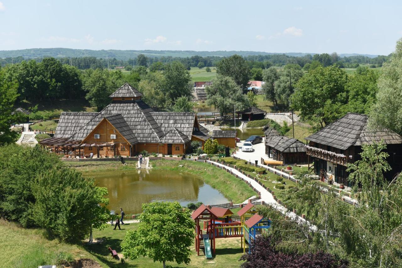 Etno Selo Moravski Konaci Velika Plana Exterior photo